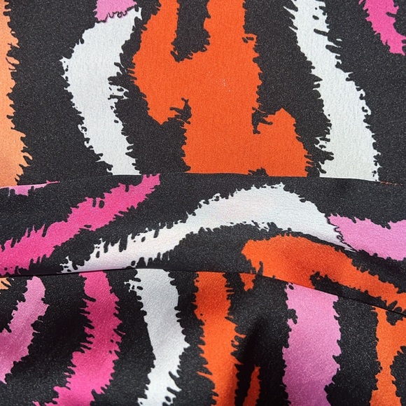 Women's Long Satin Disco Zebra Pink Robe - DVF x Target XXS NWT - Picture 7 of 7